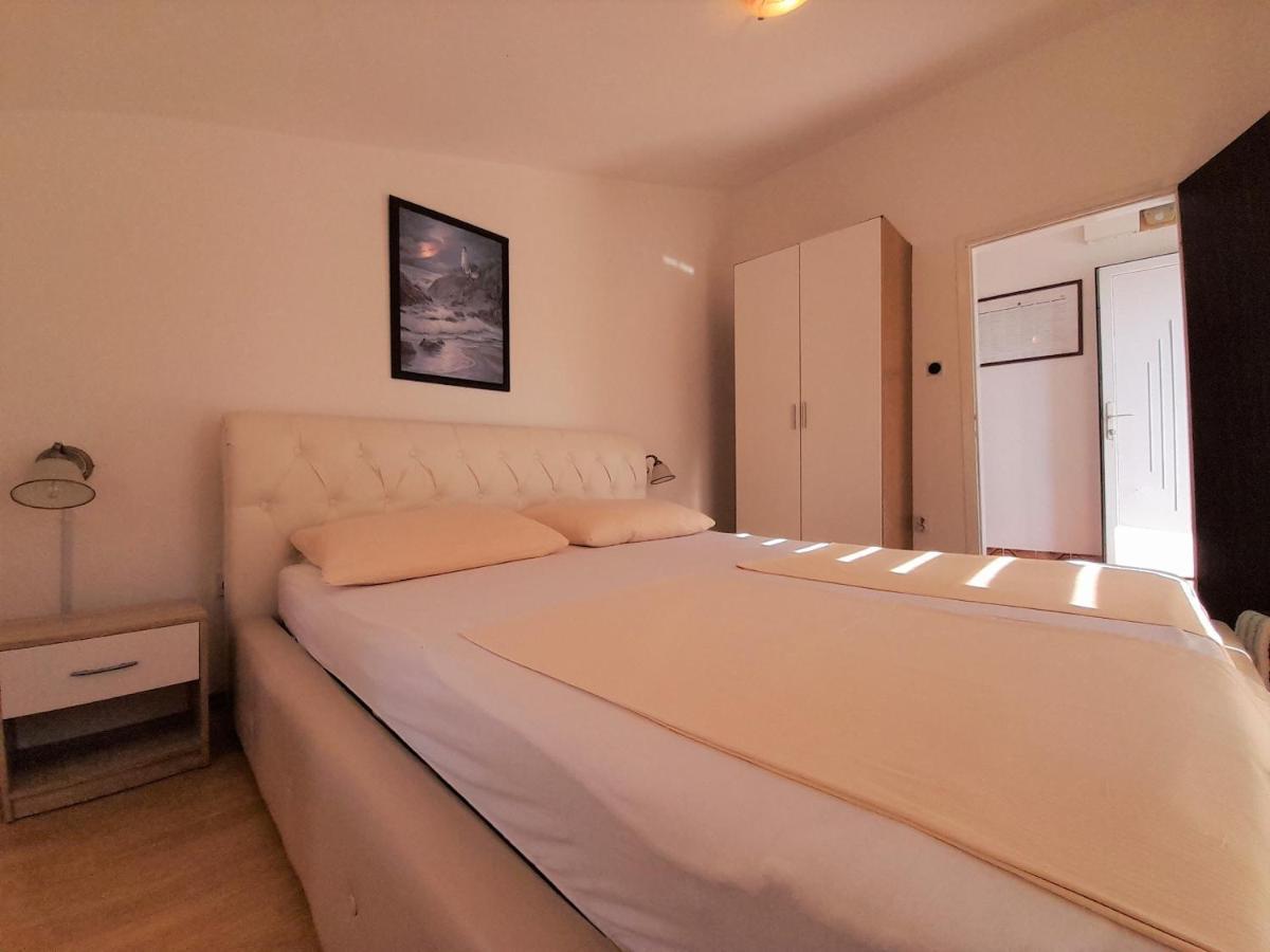 Apartments Nada Krk Island Exterior foto